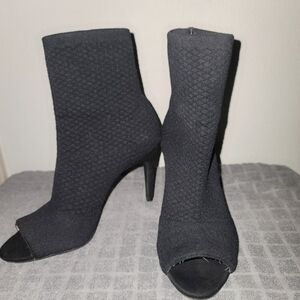 Rielee upper stretchy fabric